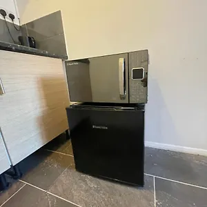 Fantastic Studio, Private Bathroom And Mini Kitchen. Thamesmead (Greater London)